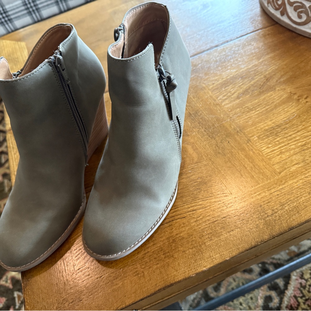 Worn 2x excellent condition